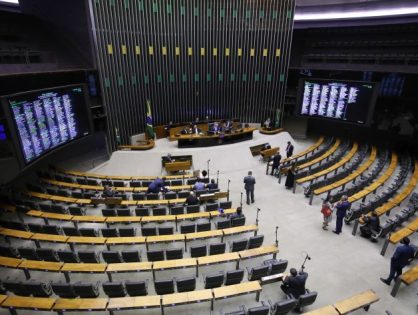 Aumento de deputados federais custará quase R$ 65 milhões por ano