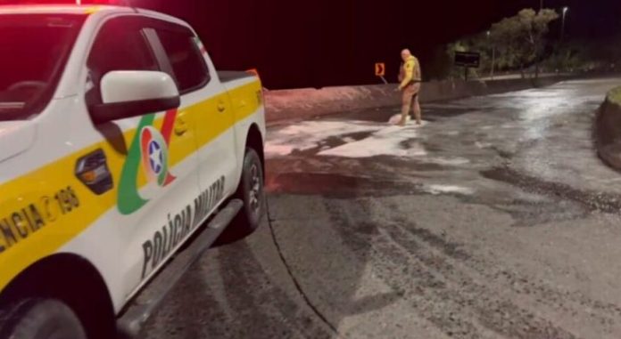 Gelo congela a Serra do Rio do Rastro e interdita rodovia durante frio recorde em SC