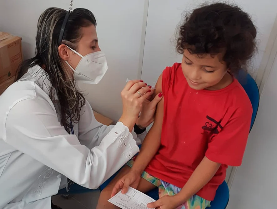 Pelo Estado 02/07: Covid. Crianças sem vacina não transmitem doença