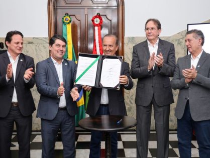Governador assina decreto que fortalece logística reversa em Santa Catarina