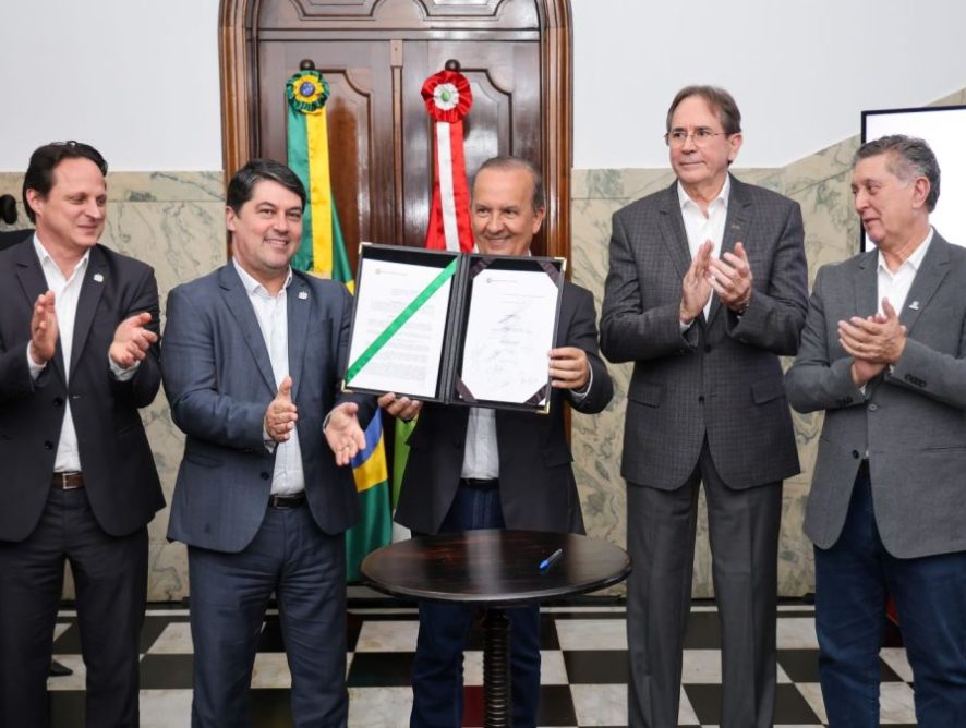 Governador assina decreto que fortalece logística reversa em Santa Catarina