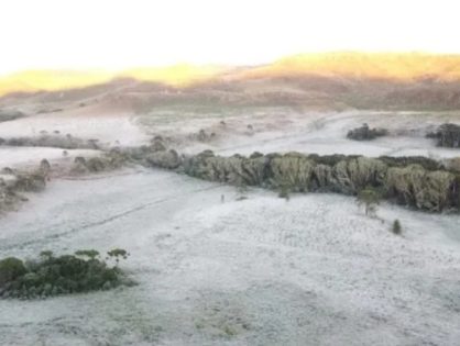 Frio intenso continua em SC: mínimas negativas e geada ampla em várias regiões