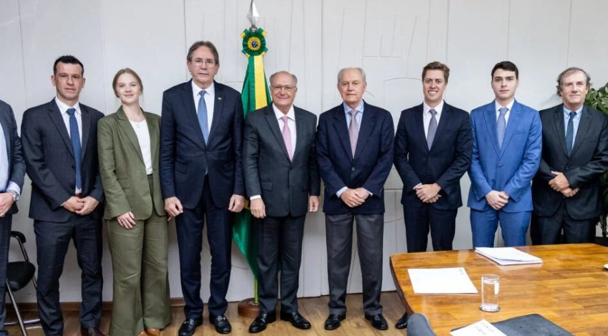 FIESC defende negociação com EUA para conter impactos de tarifaço nas exportações