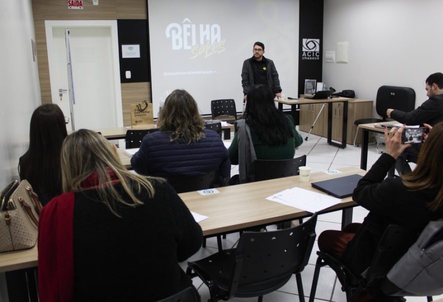 Núcleo de MEI promove curso de vendas
