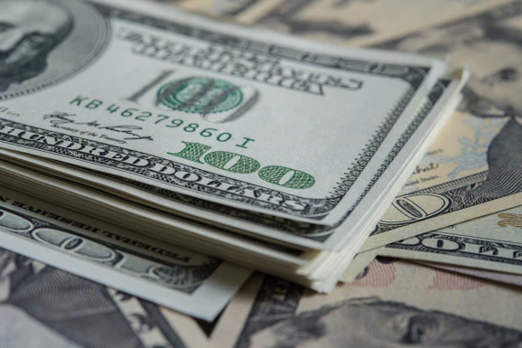 Dólar cai para R$ 5,42 após declarações de presidente do Fed
