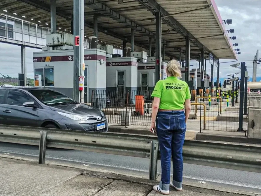 Procon multa concessionárias responsáveis por excessos de filas em pedágios de Santa Catarina