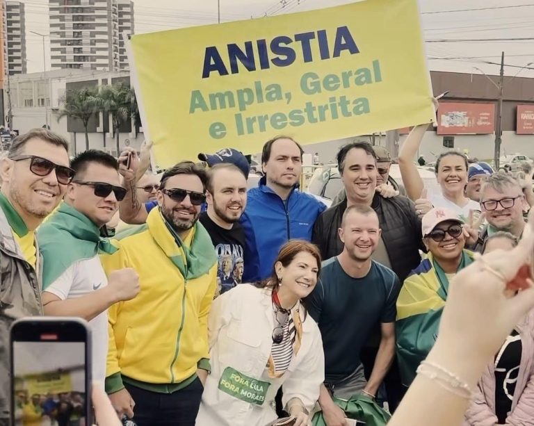 Pelo Estado 05/08: Manifestação une filhos de Bolsonaro em SC