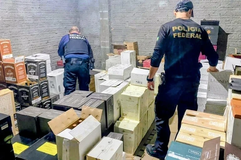 Fim de festa: Polícia Federal investiga venda de bebidas clandestinas no Sul de SC