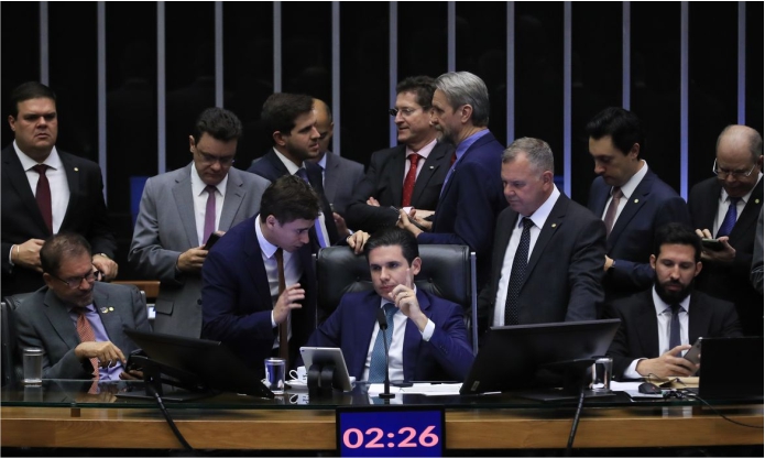 PEC da Blindagem aprovada na Câmara; proposta muda foro e votação secreta