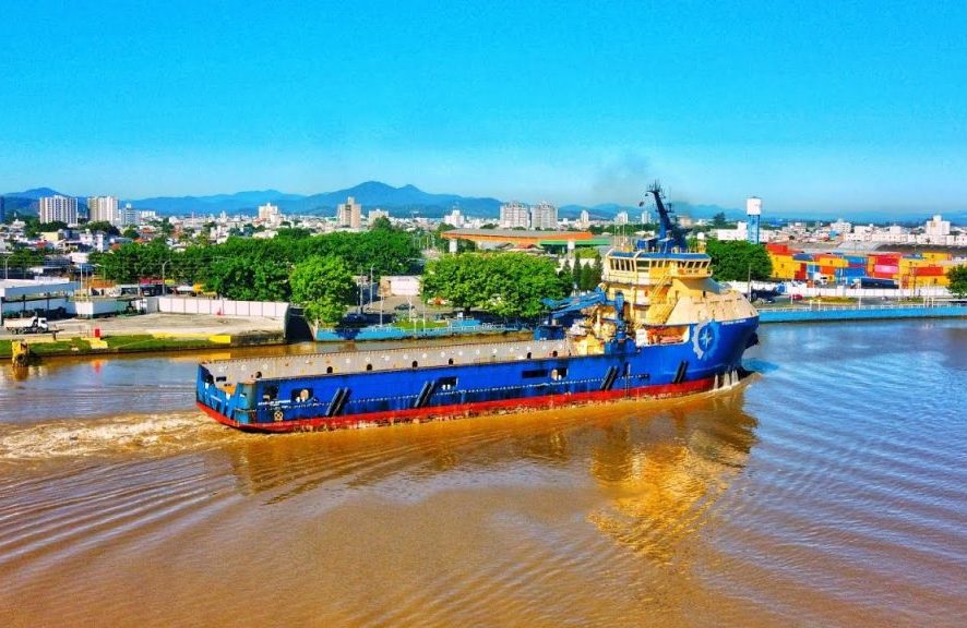 BNDES anuncia R$ 3,3 bilhões em financiamentos ao setor naval, rodovias e agroindústria em SC
