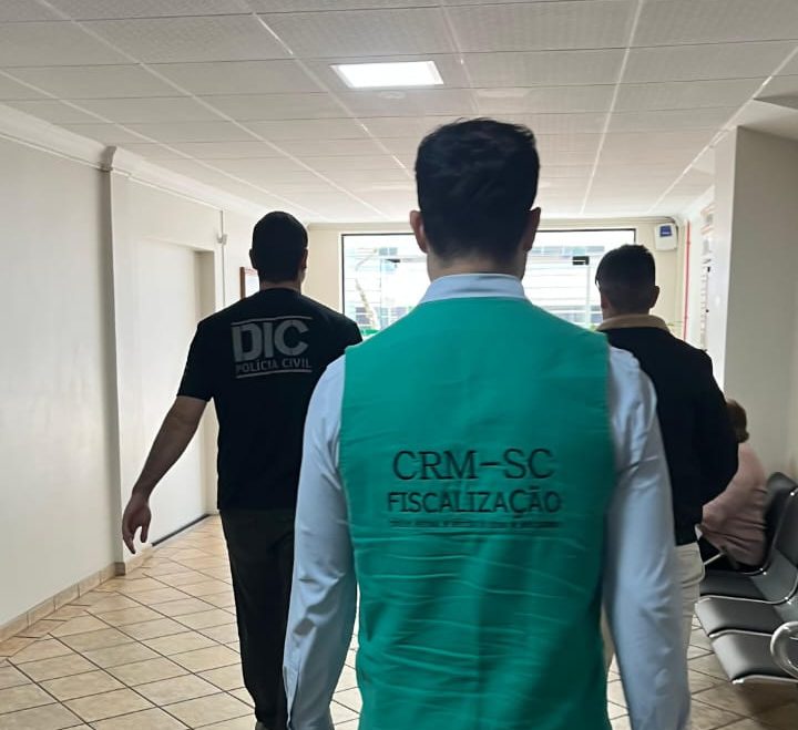 Ação conjunta do CRM-SC, Polícia Civil e ProconSC flagra prática ilegal da medicina em Chapecó