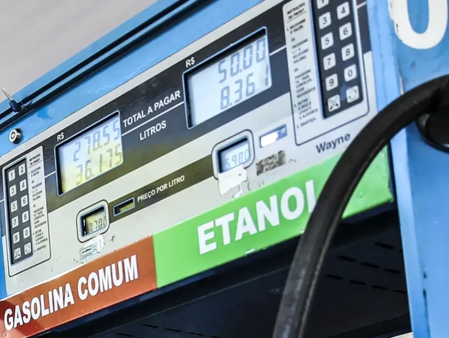 Petrobras reduz preço da gasolina a partir desta terça-feira