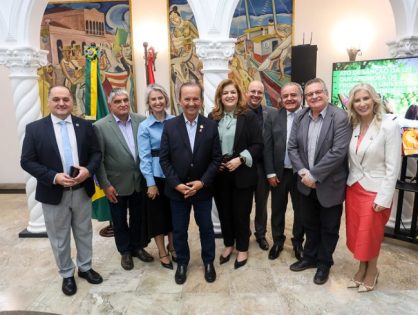 Governo de SC sanciona lei que aprimora Universidade Gratuita e Fumdesc