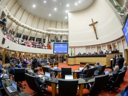 Pelo Estado 23/10: Aumento do número de desembargadores é aprovado na Alesc