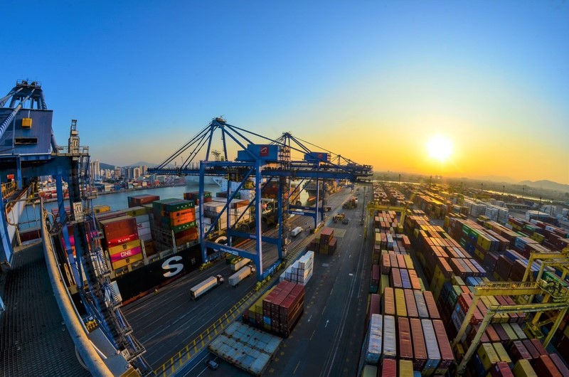 Tarifaço e barreiras comerciais reacendem alerta sobre competitividade do Brasil no comércio exterior