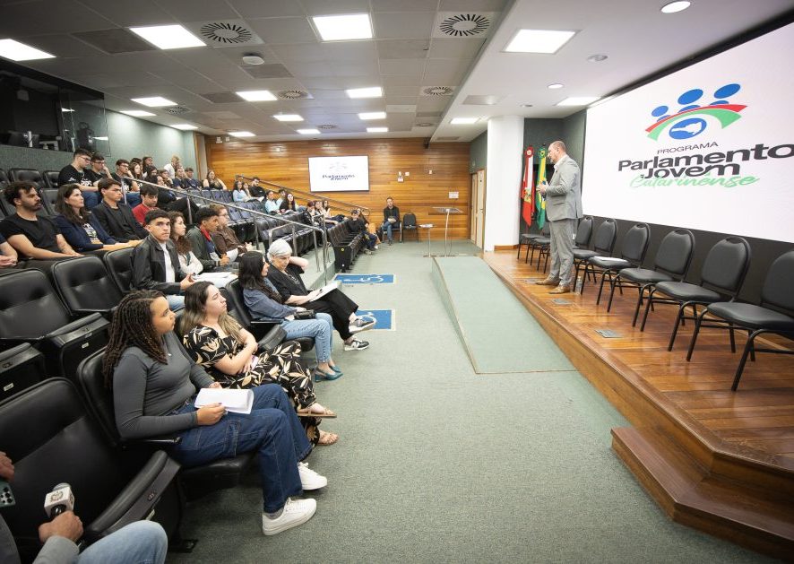 Parlamento Jovem chega nesta quinta à etapa de deliberações em plenário