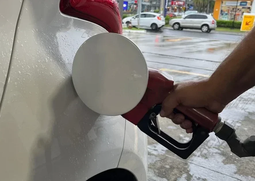 Petrobras reduz preço da gasolina a partir desta terça