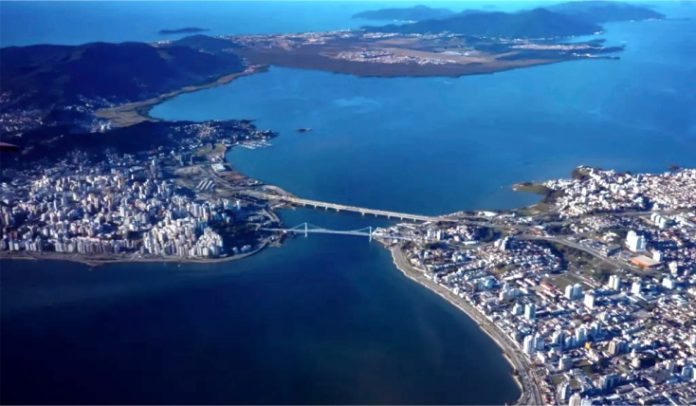 MP-SC investiga condições sanitárias das praias de Florianópolis após aumento de casos virais