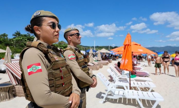 Reforço na segurança durante o verão reduz crimes e mantém Santa Catarina como estado mais seguro do país