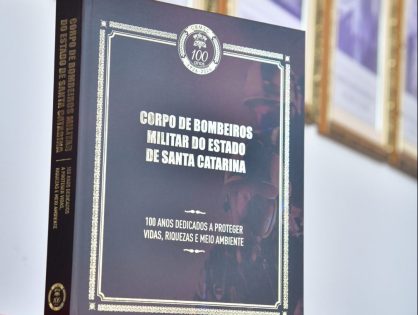 Corpo de Bombeiros Militar de SC apresenta livro histórico e calendário que marcam os 100 anos da corporação