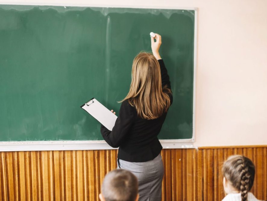 Prefeitura convoca professores de concurso público