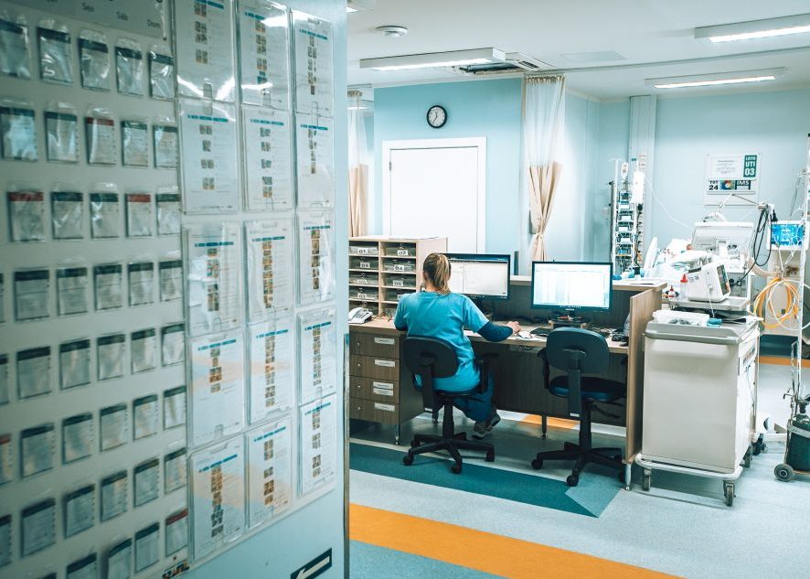 Aprovado projeto que autoriza o Estado a contratar leitos de UTI para uso emergencial