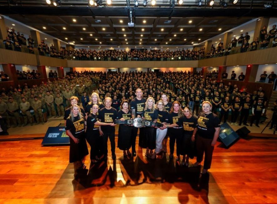 Em nova etapa do Catarinas por Elas, governador mobiliza homens contra a violência doméstica