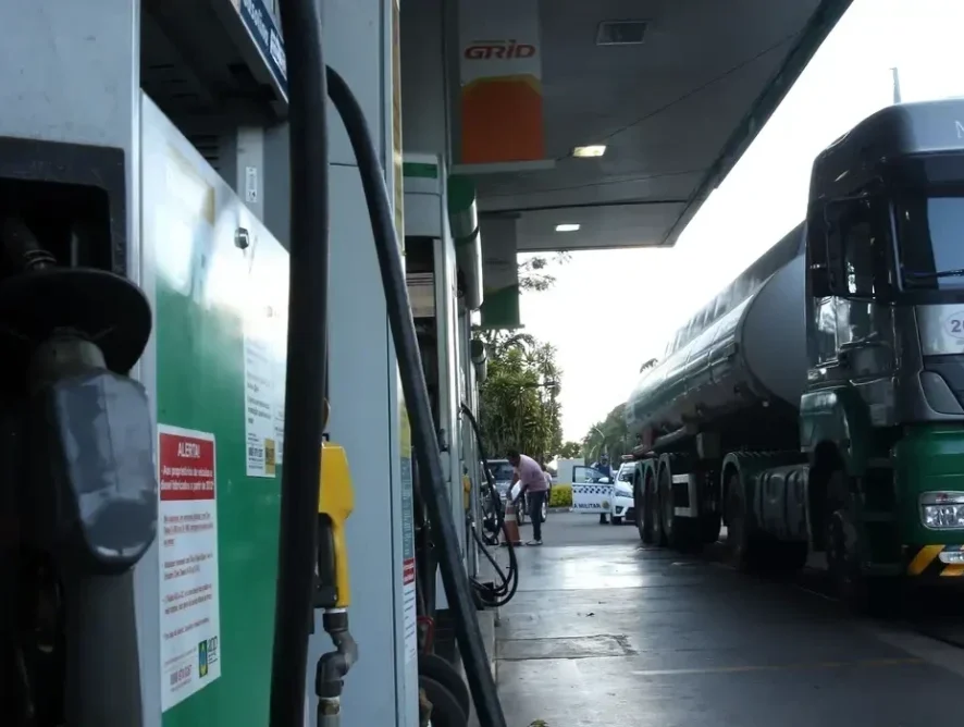 Santa Catarina aceita dividir subsídio de R$ 1,20 por litro do diesel importado