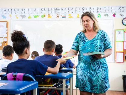 Governo de SC consolida pacote histórico de valorização dos professores com proposta de descompactação salarial aprovada na Alesc