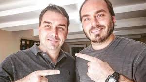 Pelo Estado 07/04: Depois da divulgação de pesquisa, Flávio Bolsonaro confirma visita a SC