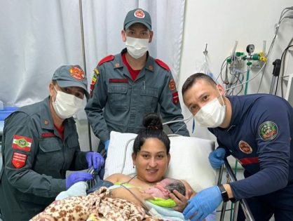A cada quatro dias, um bebê nasce nas mãos dos bombeiros militares em Santa Catarina