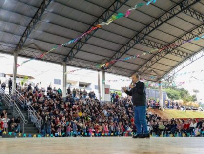 Em Quilombo, governador autoriza R$ 20 milhões em recursos do Estado para obras