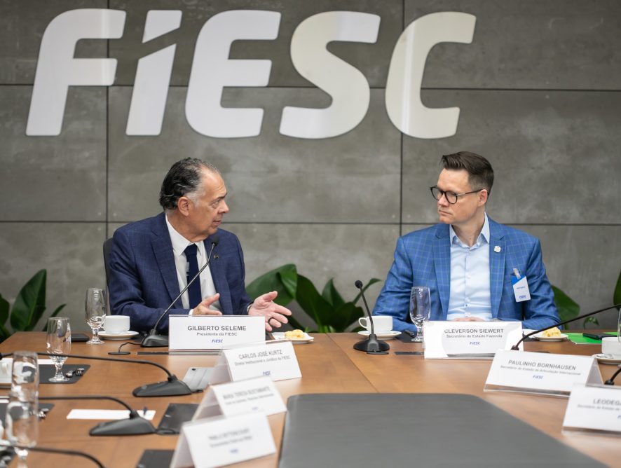 Pelo Estado 23/07: Fiesc e Governo montam GT contra tarifaço