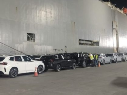 Gigante dos mares atraca em Itajaí com nova carga de BMWs e fortalece setor de importação de veículos
