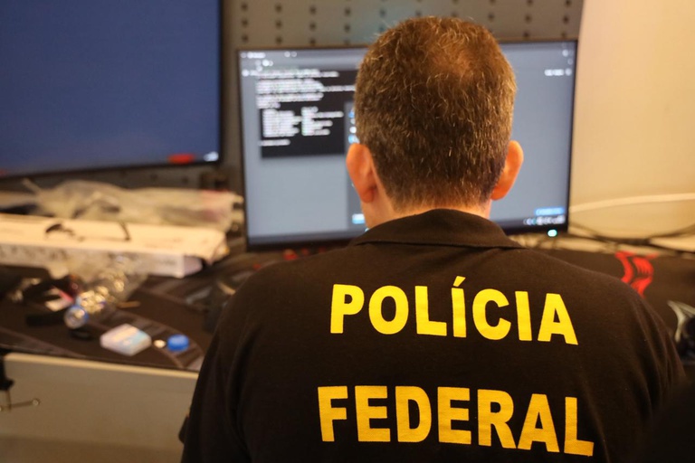 PF faz operação para apurar anúncios digitais falsos em SC e mais três estados