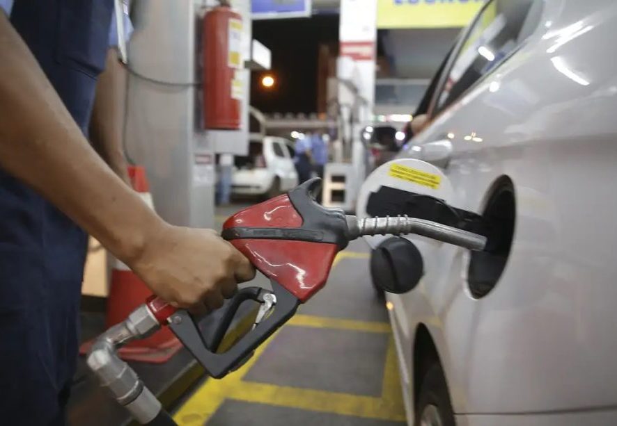 Conselho eleva de 30% para 32% teor de etanol na gasolina por 180 dias