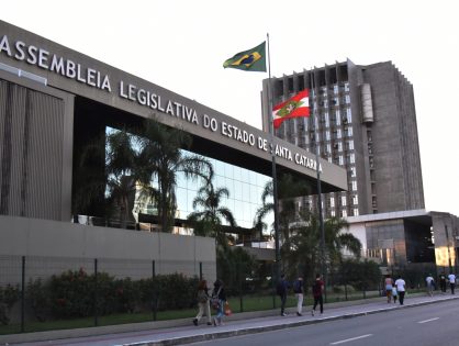Pelo Estado 19/08: Cai o número de candidatos a deputado estadual em SC