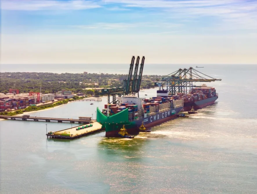 Porto Itapoá inaugura escritório em Xangai para ampliar negócios com a China