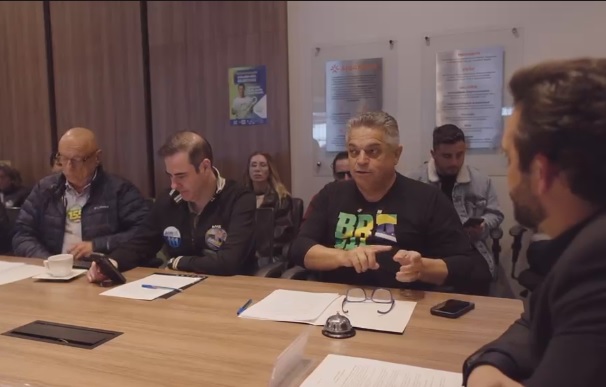 Em Joinville, João Rodrigues apresenta projeto de habitação popular e solução para gargalos das BRs 280 e 101