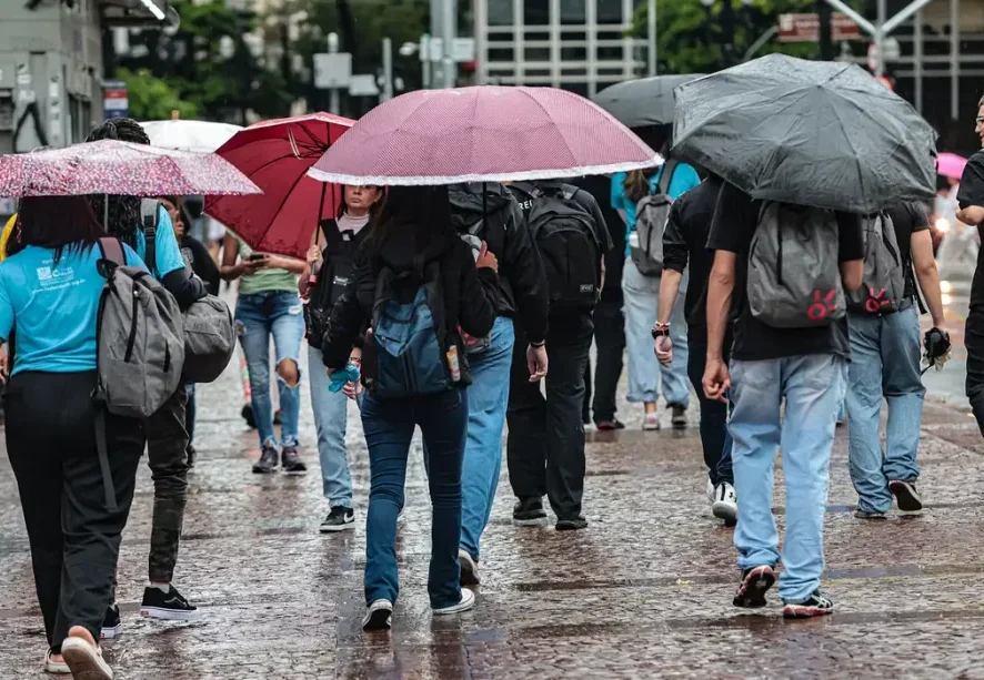 Defesa Civil alerta para temporais com vendaval, granizo e chuva intensa na quinta e na sexta em SC