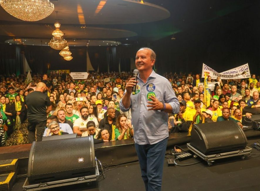 Jorginho reúne 30 prefeitos e 2,5 mil pessoas em Criciúma
