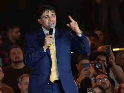 Caravana de Renan Santos passa por Chapecó nesta quinta-feira (17)