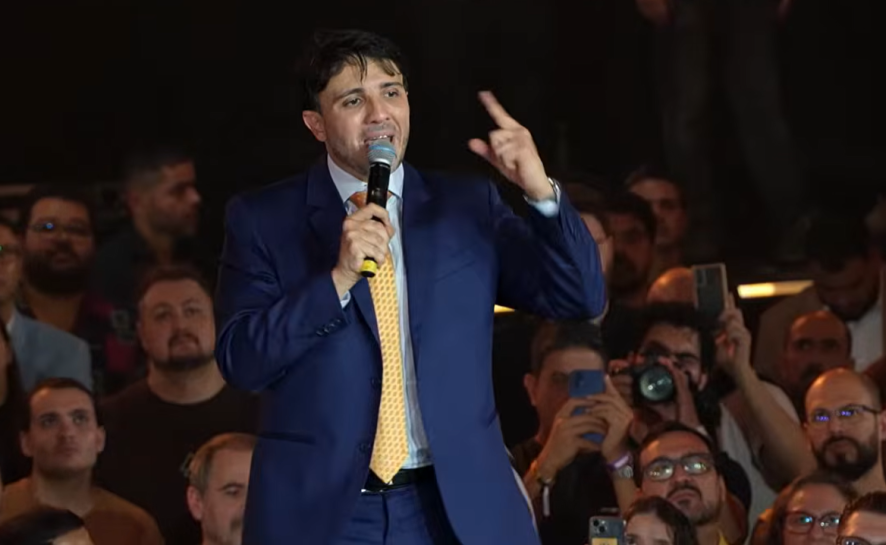 Caravana de Renan Santos passa por Chapecó nesta quinta-feira (17)