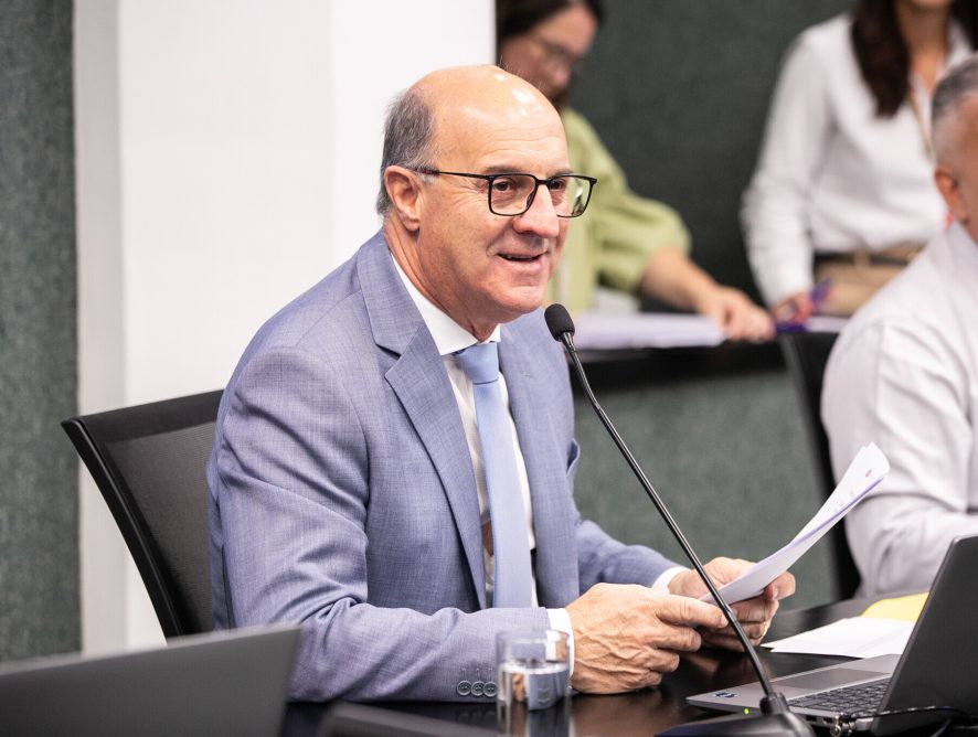 Pelo Estado Entrevista: “Santa Catarina perde R$ 400 milhões por ano na saúde por falta de quem brigue em Brasília”