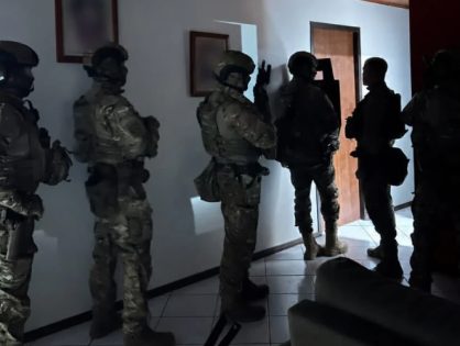 Menina de 4 anos é resgatada após o próprio pai mantê-la em cárcere privado em SC