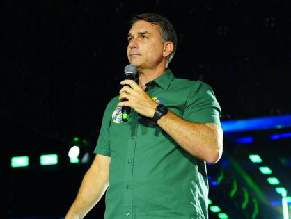 Aliados de Flávio Bolsonaro se distanciam de críticas à eleição após carta do senador
