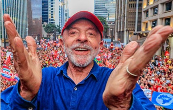 Lula inicia 4º mandato com economia sob pressão, Congresso à direita e crise institucional