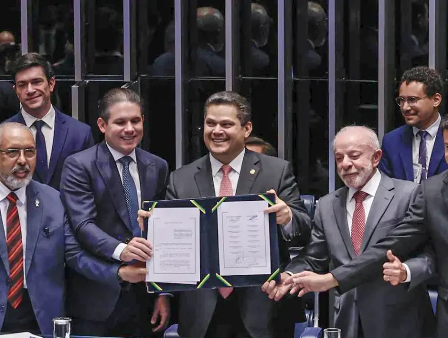 Congresso promulga emenda do fim da 6x1; veja quando nova escala começa