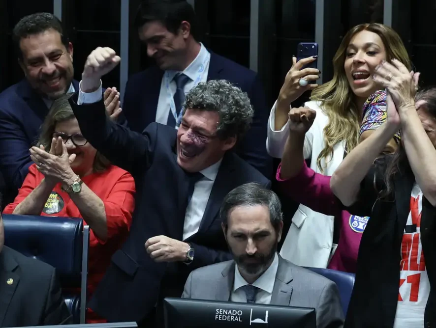 Pelo Estado 16/10: Redução de jornada aprovada pelo Senado preocupa Fiesc