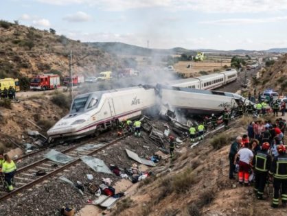 Tragédia ferroviária na Espanha deixa 30 mortos após colisão entre trens de alta velocidade